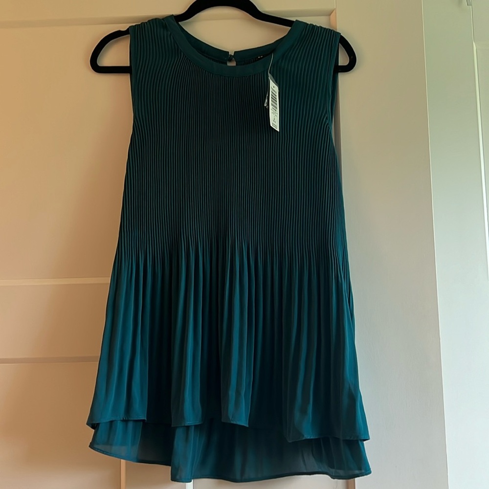 NWT Torrid varying ruffle tank